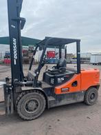 Heftruck doosan 5,5ton, Zakelijke goederen, Machines en Bouw | Heftrucks en Intern transport, Meer dan 4000 kg, Ophalen, Diesel