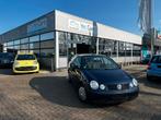 Vw Polo keuring verkoop en garantie, Auto's, Voorwielaandrijving, Zwart, 4 cilinders, Leder en Stof