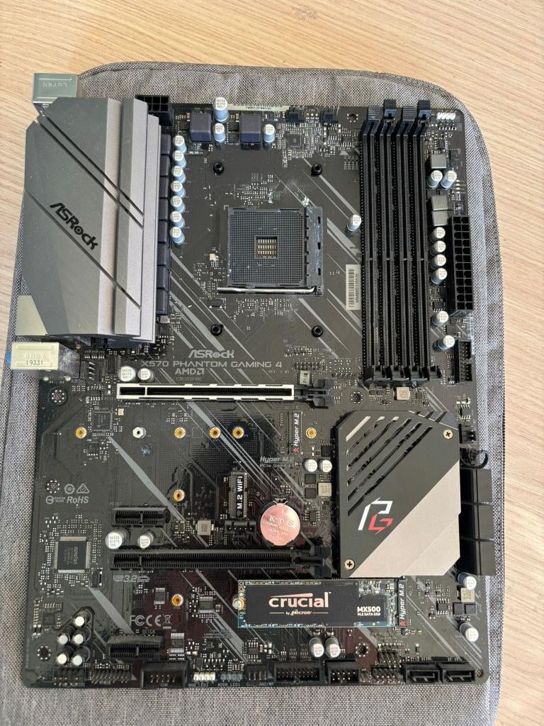 ASROCK x570 phantom gaming 4, Computers en Software, Moederborden, DDR4, Ophalen of Verzenden, Zo goed als nieuw, Socket AM4
