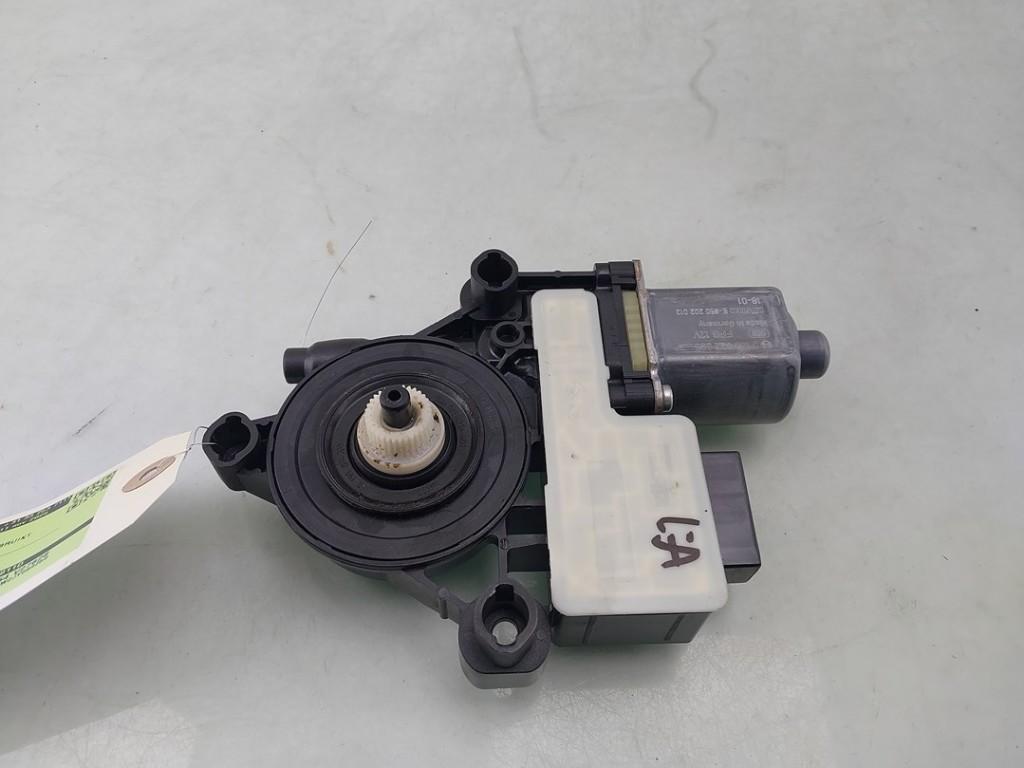 MOTEUR LEVE VITRE ELECTRIQUE Volkswagen Polo VI (AW1), Autos : Pièces & Accessoires, Utilisé, Volkswagen