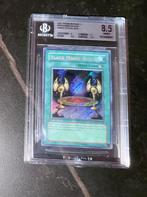Yu-Gi-Oh! Black Magic Ritual SCR Beckett 8.5, Hobby en Vrije tijd, Ophalen of Verzenden, Zo goed als nieuw