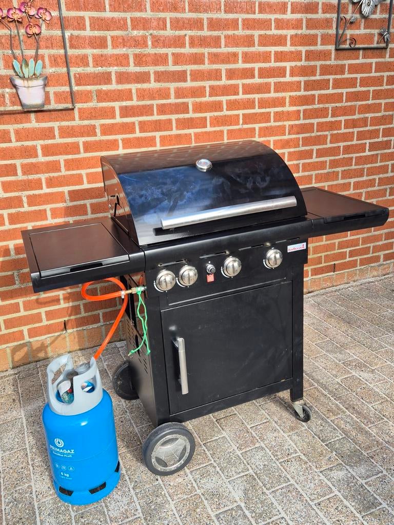 Barbecue Kaduva Barbecook 3 brûleurs + 1 latéral comme neuf, Enlèvement