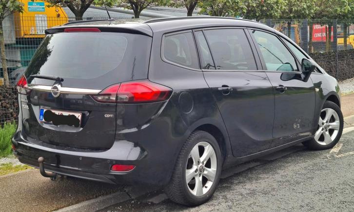 Opel zafira 20cdti new model clima 240mkm 3700€, Auto's, Opel, Particulier, Zafira, Diesel, Euro 5, Monovolume, 5 deurs, Handgeschakeld