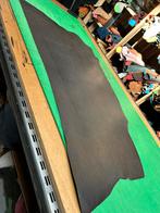 Donker grijs tuigleer 4-4,5 mm dikte half soepel, Hobby en Vrije tijd, Ophalen of Verzenden, Zo goed als nieuw, Grijs