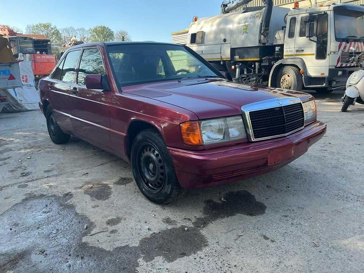 Mercedes-Benz 190E voiture classique, Autos, Oldtimers & Ancêtres, Entreprise, Mercedes-Benz, Essence, Autre carrosserie, Automatique