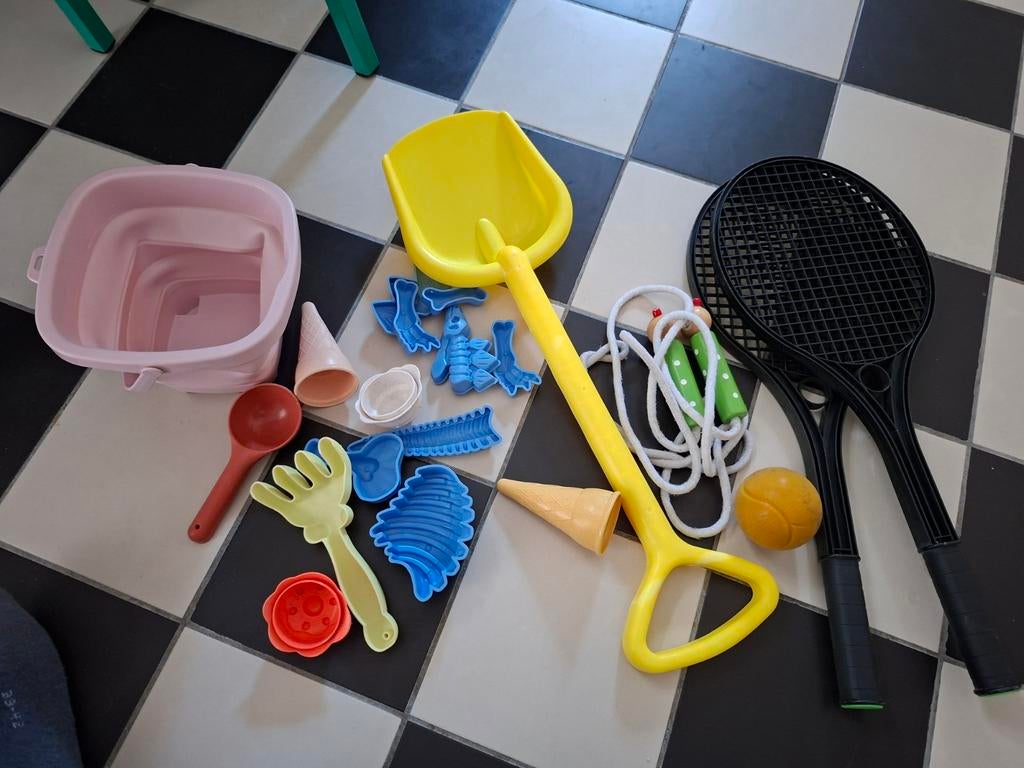 Allerlei buitenspeelgoed, Ophalen