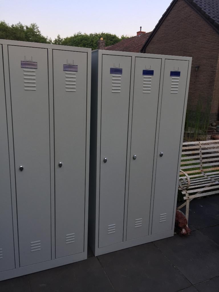 Degelijke 3 - deurs lockers / lockerkasten . Als nieuw !, Huis en Inrichting, Ophalen, Zo goed als nieuw