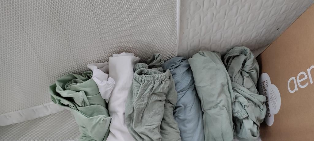 Matras +matrasbeschermer aerosleep, Ophalen, Zo goed als nieuw, Ledikant