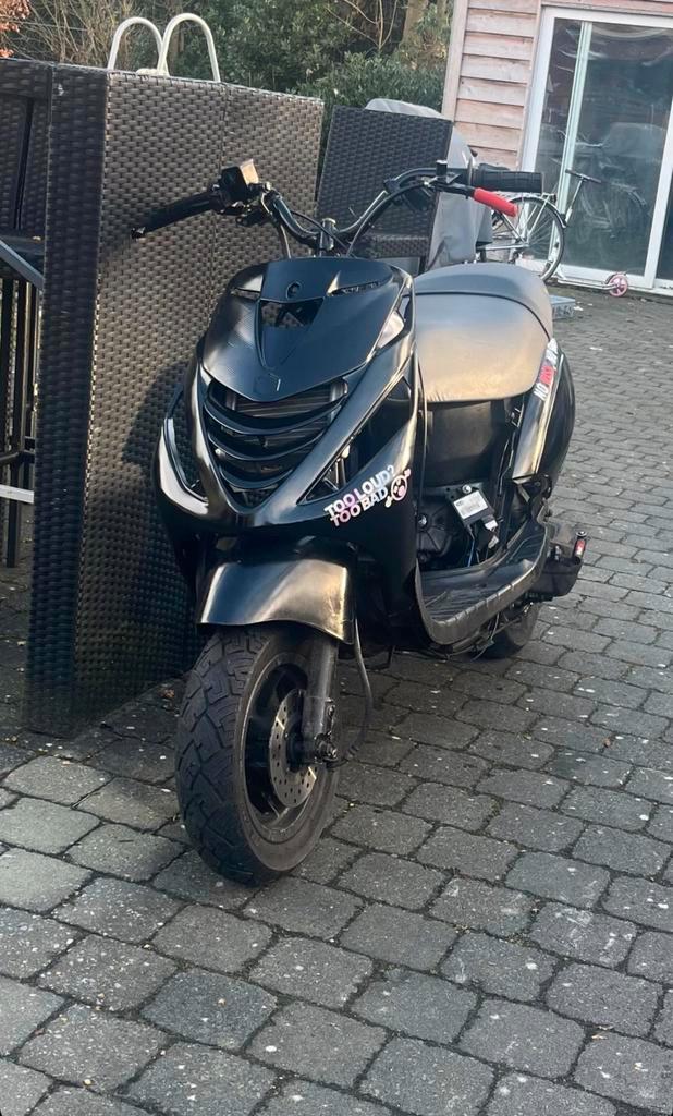 HEXAZIP, Fietsen en Brommers, Scooters | Piaggio, Zo goed als nieuw, Ophalen of Verzenden
