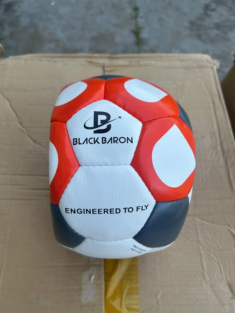 Lot de ballons, Sport en Fitness, Voetbal, Ophalen, Zo goed als nieuw