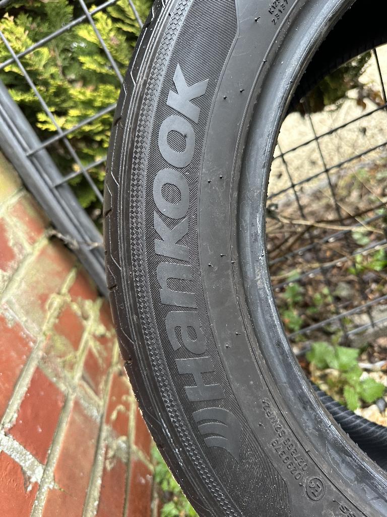 4 pneus Hankook - 215 55 R17 - 1 an - 30.000 km, Autos : Pièces & Accessoires, Pneus & Jantes, 215 mm, Véhicule de tourisme, Pneus été