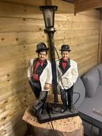 Komisch duo bij lantaarn (de Dikke en de Dunne), Enlèvement