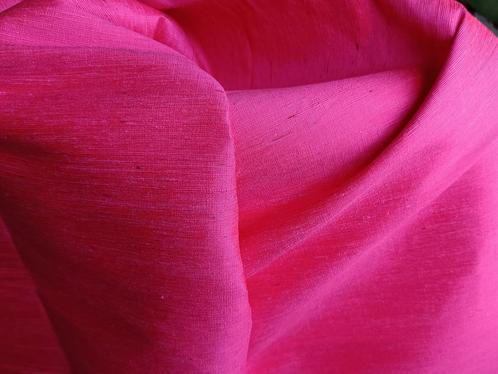 fuchsia/roze wilde zijde, Hobby & Loisirs créatifs, Tissus & Chiffons, Neuf, Satin ou Soie, 30 à 120 cm, 200 cm ou plus, Rose