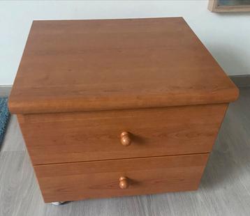 2 tables de nuit, Enlèvement, Comme neuf
