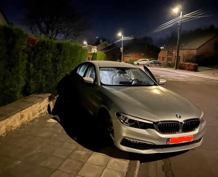 BMW 520D G30 85.000 KM Accidenté, Autos, BMW, Particulier, Série 5, Diesel, Euro 6, Berline, 5 portes, Boîte manuelle, Argent ou Gris