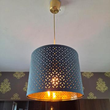Ikea lampenkap + beslag + lamp beschikbaar voor biedingen