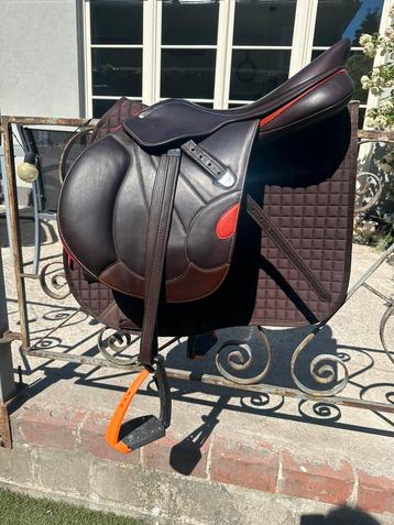 Bates victrix springzadel met toebehoren, Dieren en Toebehoren, Ophalen, Nieuw, Springen
