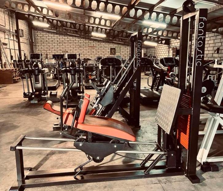 LEGPRESS TECHNOGYM OF LIFE FITNESS OF PANATTA OF BH OF PLATE, Sports & Fitness, Équipement de fitness, Comme neuf, Enlèvement ou Envoi