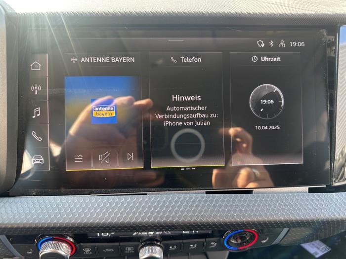 Navigatie Display van een Audi A1, Auto-onderdelen, Elektronica en Kabels, Audi, Gebruikt, 3 maanden garantie, Ophalen of Verzenden