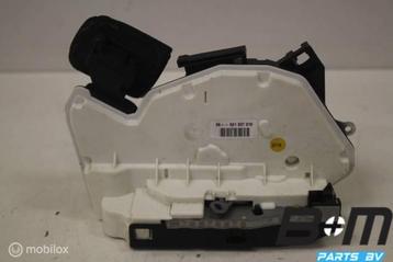 Portierslot rechts voor Volkswagen Golf 6 5K1837016 beschikbaar voor biedingen