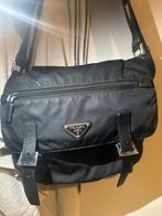 Prada origineel - schoudertas - 3 pocket, Handtassen en Accessoires, Tassen | Schoudertassen, Ophalen, Zo goed als nieuw