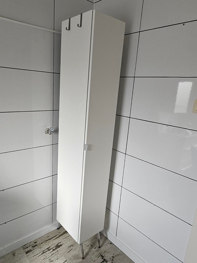Hoge witte Badkamerkast, Huis en Inrichting, Woonaccessoires | Kamerschermen, Ophalen