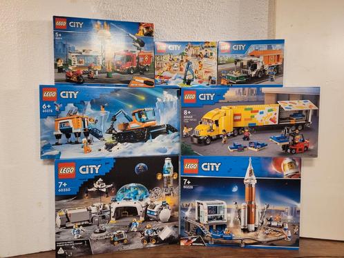 Lego City Collector Idems. Dozen zijn nieuw en nog verzegeld, Kinderen en Baby's, Speelgoed | Duplo en Lego, Nieuw, Lego, Complete set