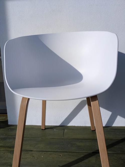 Witte kuipstoelen (Vier stuks), Huis en Inrichting, Stoelen, Gebruikt, Vier, Kunststof, Metaal, Wit, Ophalen
