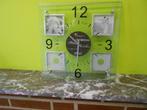 horloge avec cadres L 30 cm H 30 cm, Huis en Inrichting, Woonaccessoires | Klokken, Ophalen, Zo goed als nieuw