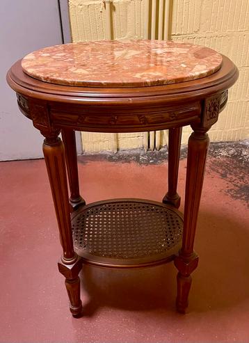 Guéridon Louis xv avec sellette en marbre griotte. beschikbaar voor biedingen