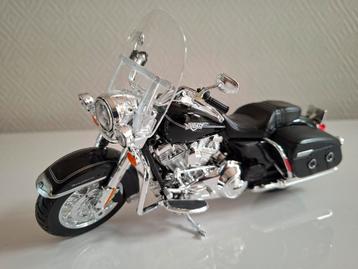 Harley Davidson Road King 1/12 beschikbaar voor biedingen