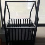 Zwarte box met huisje, Kinderen en Baby's, Babyparken, Ophalen, Zo goed als nieuw