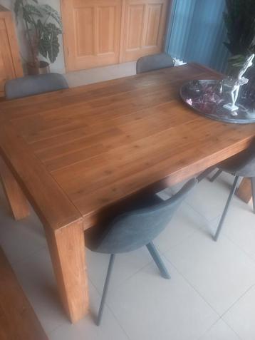Eetkamer tafel henders en hazel beschikbaar voor biedingen