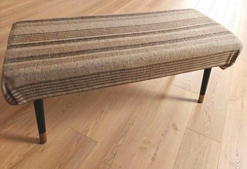 Zitbank / voetenbank retro look en houten pootjes, Huis en Inrichting, Zetels | Voetbanken en poefs, Zo goed als nieuw, Hout, Stof