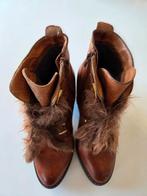 Korte bruine laarsjes met hak, rits en veters., Kleding | Dames, Schoenen, Bruin, River Woods, Lage of Enkellaarzen, Ophalen of Verzenden