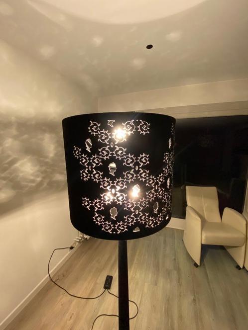 Italiaans Design dimbare Staanlamp in zwart velour, Huis en Inrichting, Lampen | Vloerlampen, Zo goed als nieuw, 150 tot 200 cm