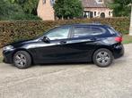 BMW 1 HATCH 118ia 136 AT benzine automaat zwart meta, Auto's, 5 zetels, Particulier, 3 cilinders, Overige carrosserie