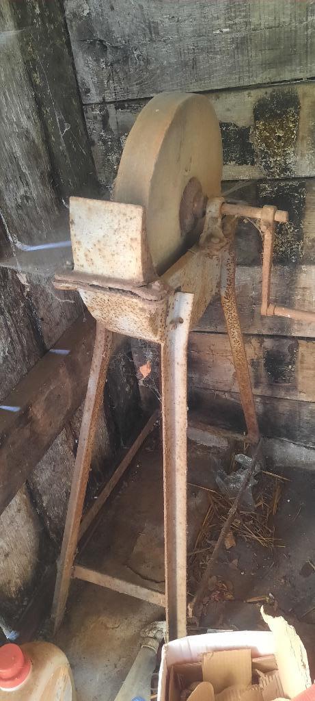 Meule à aiguiser ancienne – à manivelle, Antiek en Kunst, Antiek | Gereedschap en Instrumenten, Ophalen