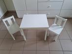 Table pour enfants en bois blanc avec 2 télésièges assortis, Enfants & Bébés, Chambre d'enfant | Tables & Chaises, Enlèvement