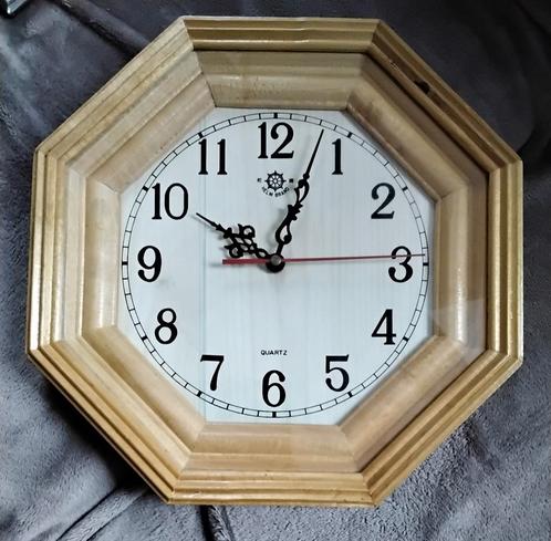 Horloge octogonale en bois avec vitre en parfait état 30 cm, Maison & Meubles, Accessoires pour la Maison | Horloges, Comme neuf