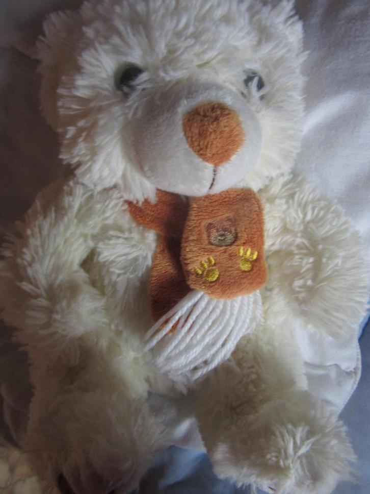 Knuffelbeer roomkleurige lange superzachte draadjesstof, Kinderen en Baby's, Speelgoed | Knuffels en Pluche, Zo goed als nieuw