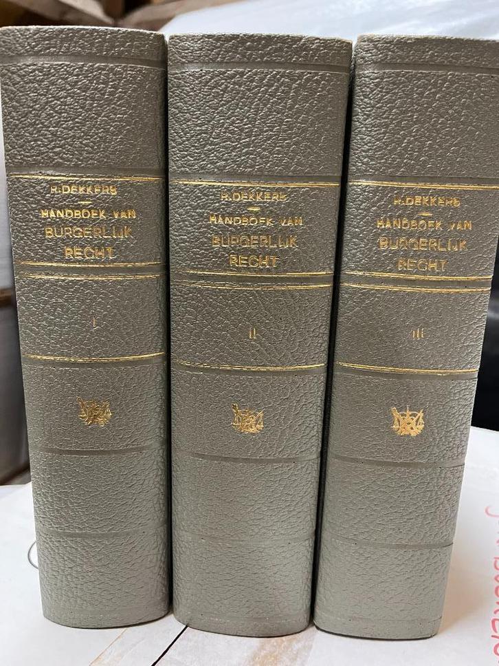 Handboek Burgerlijk Recht (R. Dekkers), Boeken, Overige Boeken, Zo goed als nieuw, Ophalen