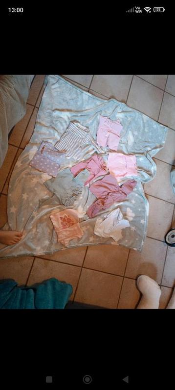 Lot de t-shirt longue manches taille 1 mois  beschikbaar voor biedingen