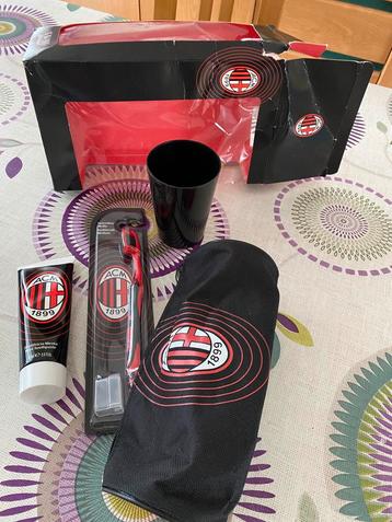 AcMilan coffret cadeau hygiene + trousse beschikbaar voor biedingen