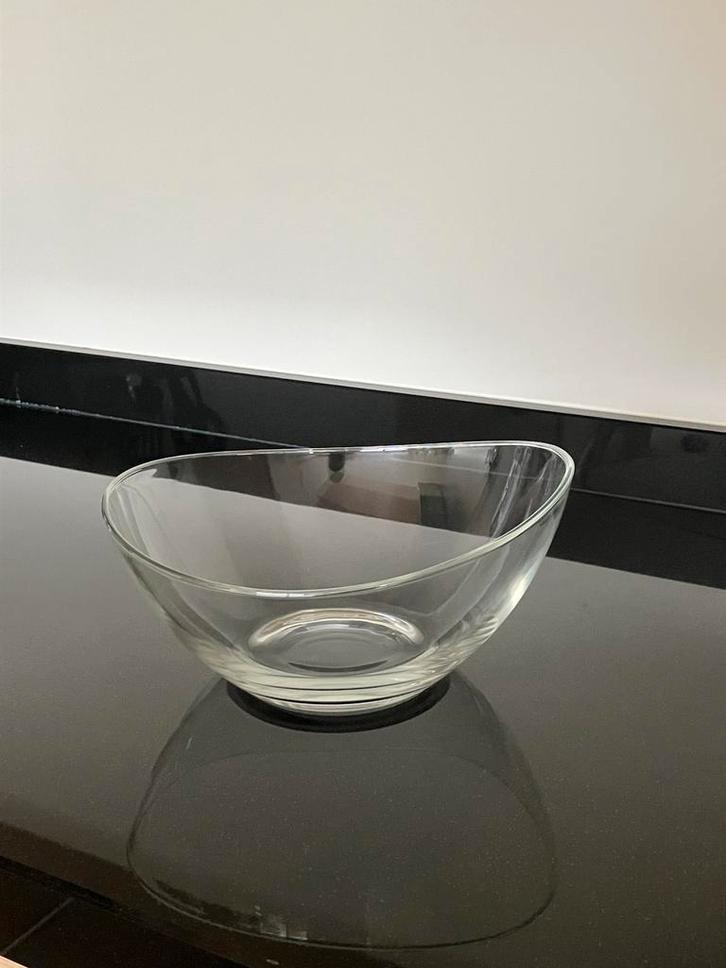 Glazen kom asymmetrisch design, Huis en Inrichting, Keuken | Servies, Ophalen of Verzenden