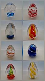 Glazen presse papiers kegel eivorm : verschillende ontwerpen, Diversen, Ophalen of Verzenden, Zo goed als nieuw