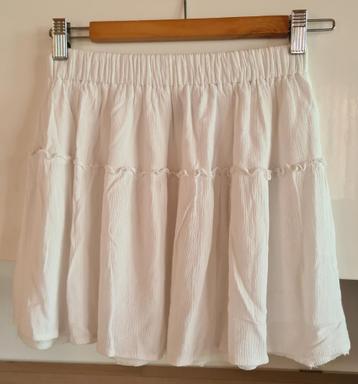 Wit minirokje (maat: M), Taille 38/40 (M), Enlèvement ou Envoi, Au-dessus du genou, Porté
