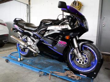 Suzuki Gsx-R 1100  beschikbaar voor biedingen