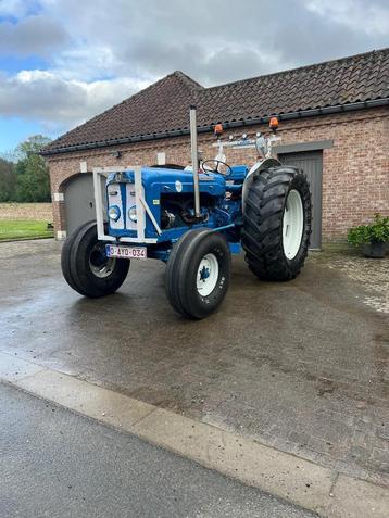 Magnifique Fordson Super Major 6 cils épais avec turbo, grat