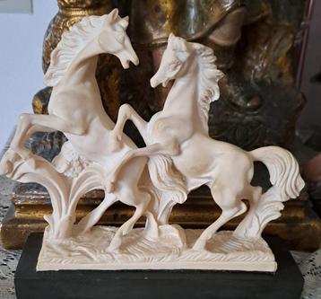 paarden sculptuur/standbeeld/beeldje, Enlèvement